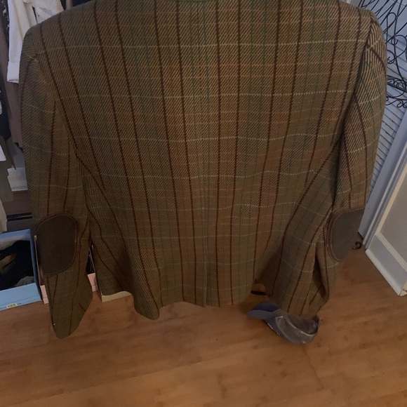 Jackets - Picture 6 of 16